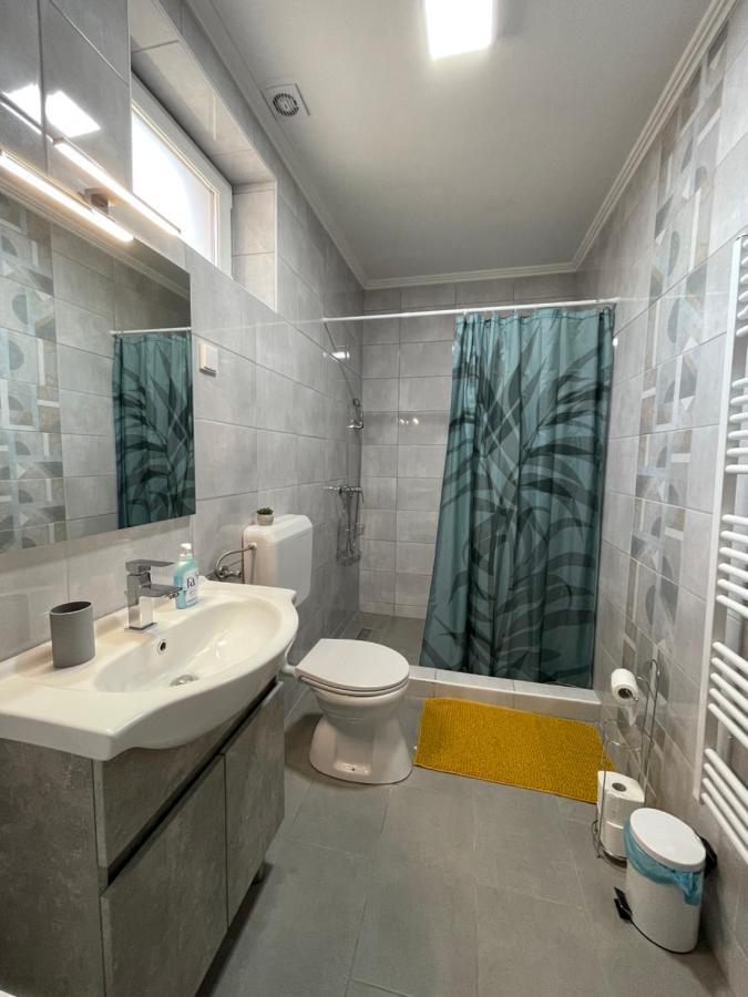 Dora Vendeghaz Appartement *